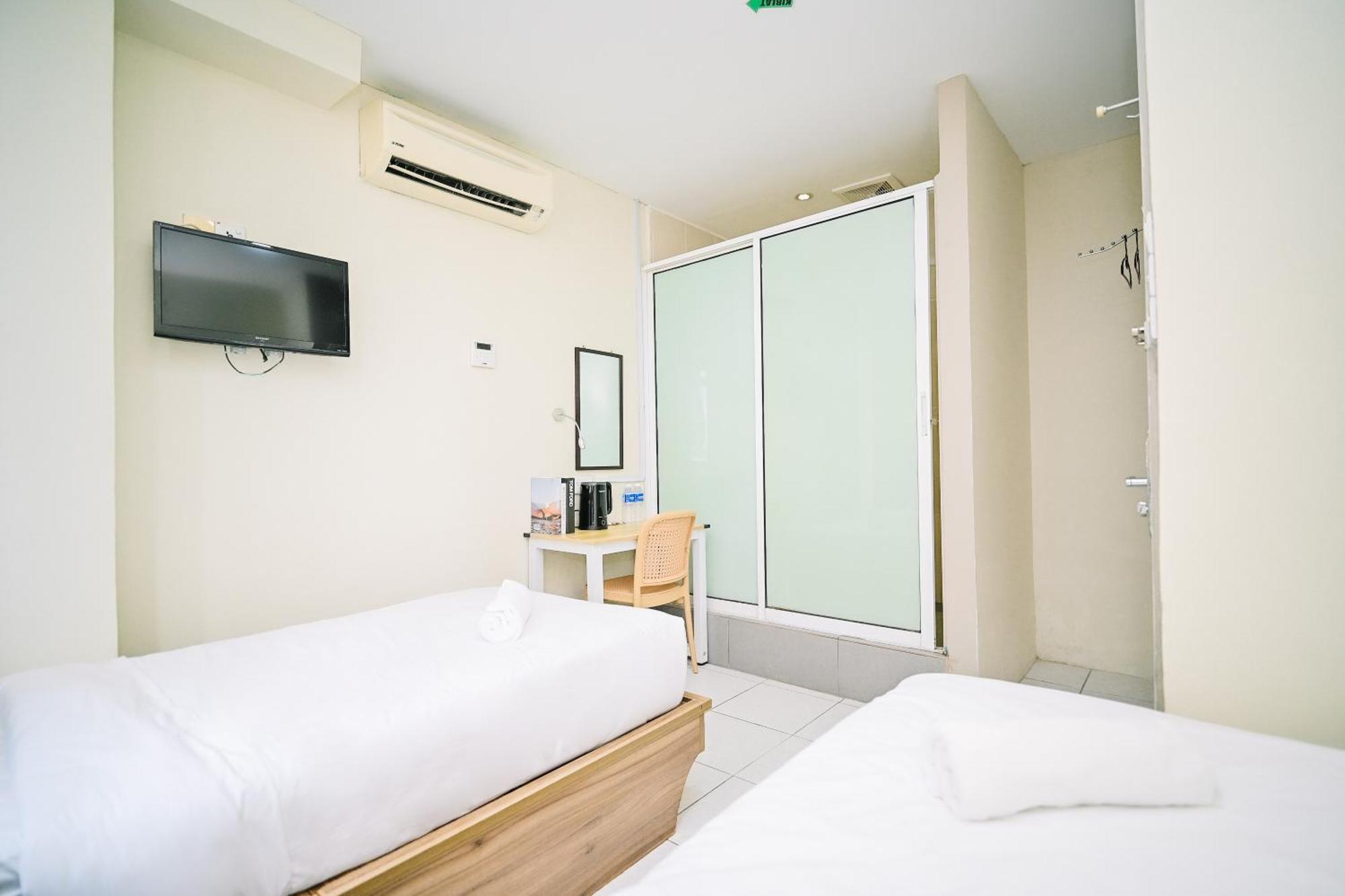 Swing & Pillows - My Home Hotel Wangsa Maju — Photos 2